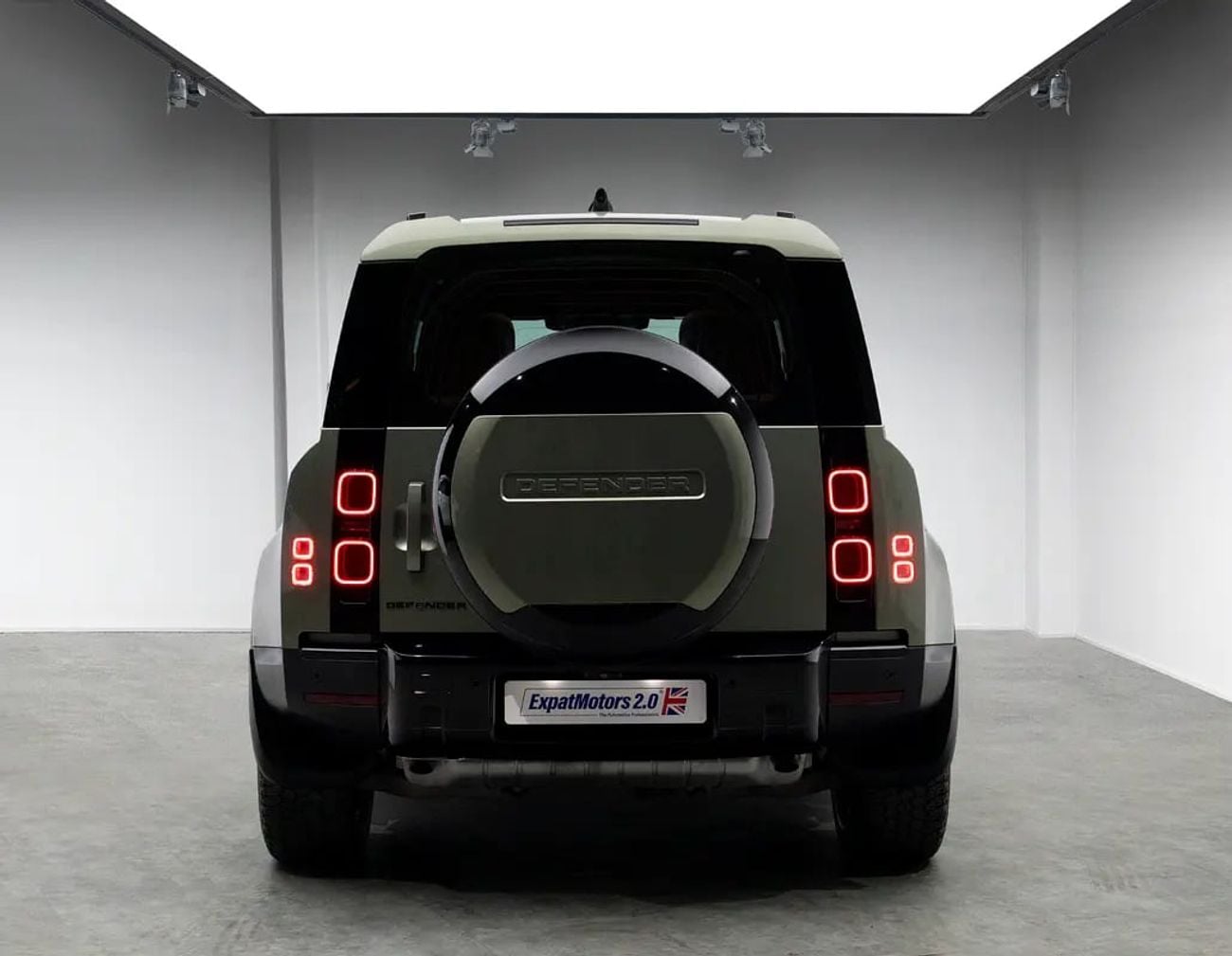 لاند روفر ديفندر Warranty until • FDSH • GCC Spec