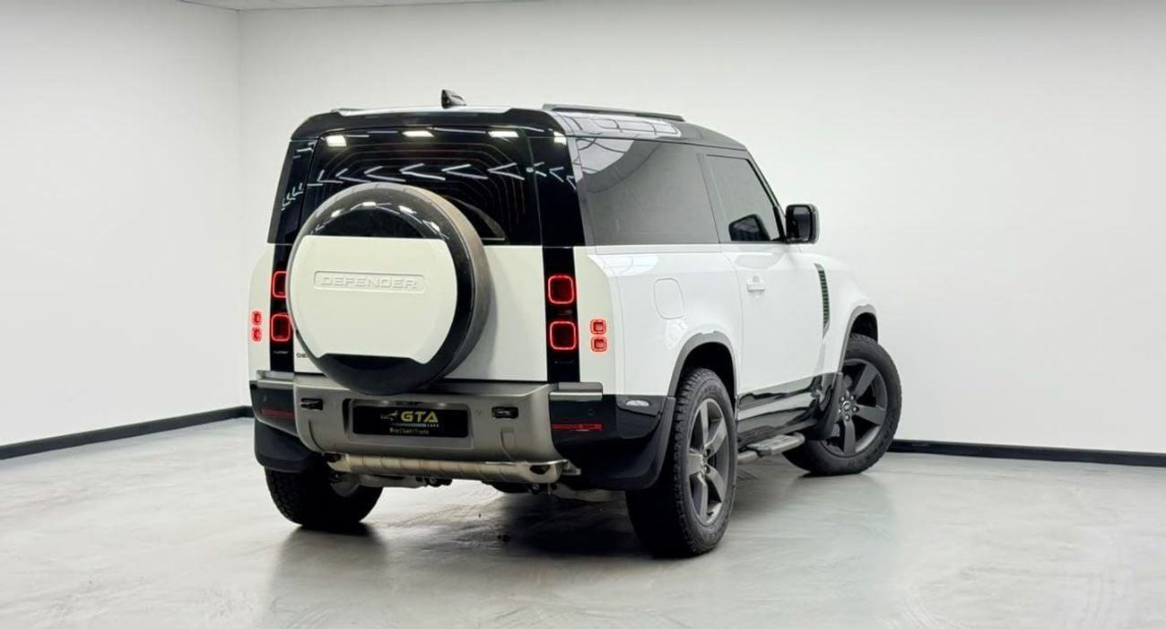 لاند روفر ديفندر 90 X-DYNAMIC HSE P400