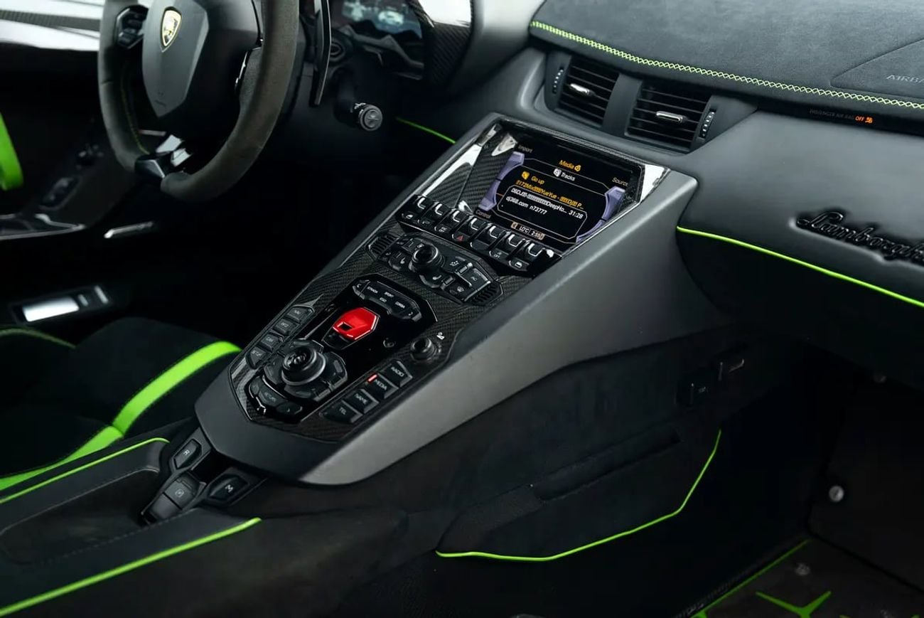 Lamborghini Aventador SVJ ONE OF 900 COUPÉS | ALA 2.0 | CARBON-FIBRE BUCKET SEATS