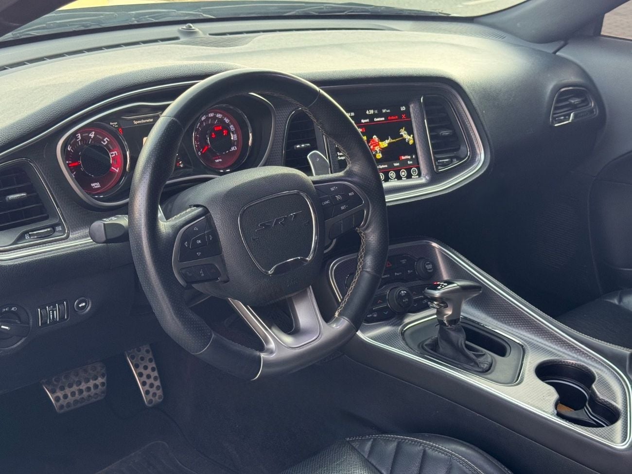 Dodge Challenger HELLCAT 707HP / 6.2L V8 / LOW MILEAGE / SUNROOF / LEATHER SEATS / BLIND SPOTS / REMOTE START