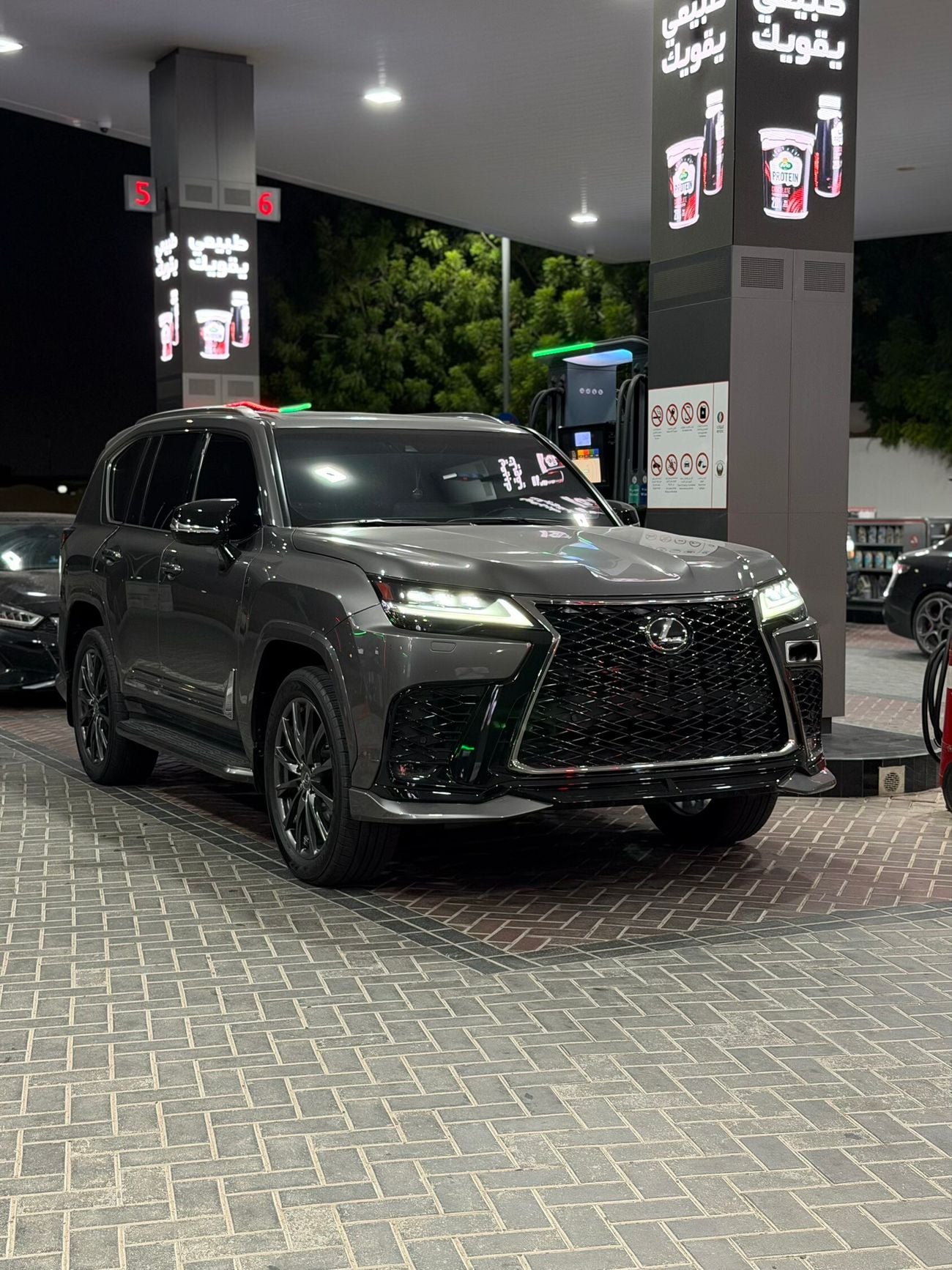 لكزس LX 600 سيجنتشر