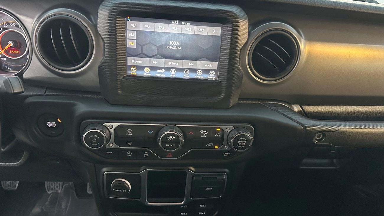 جيب جلادياتور Manual transmission | USA Specs
