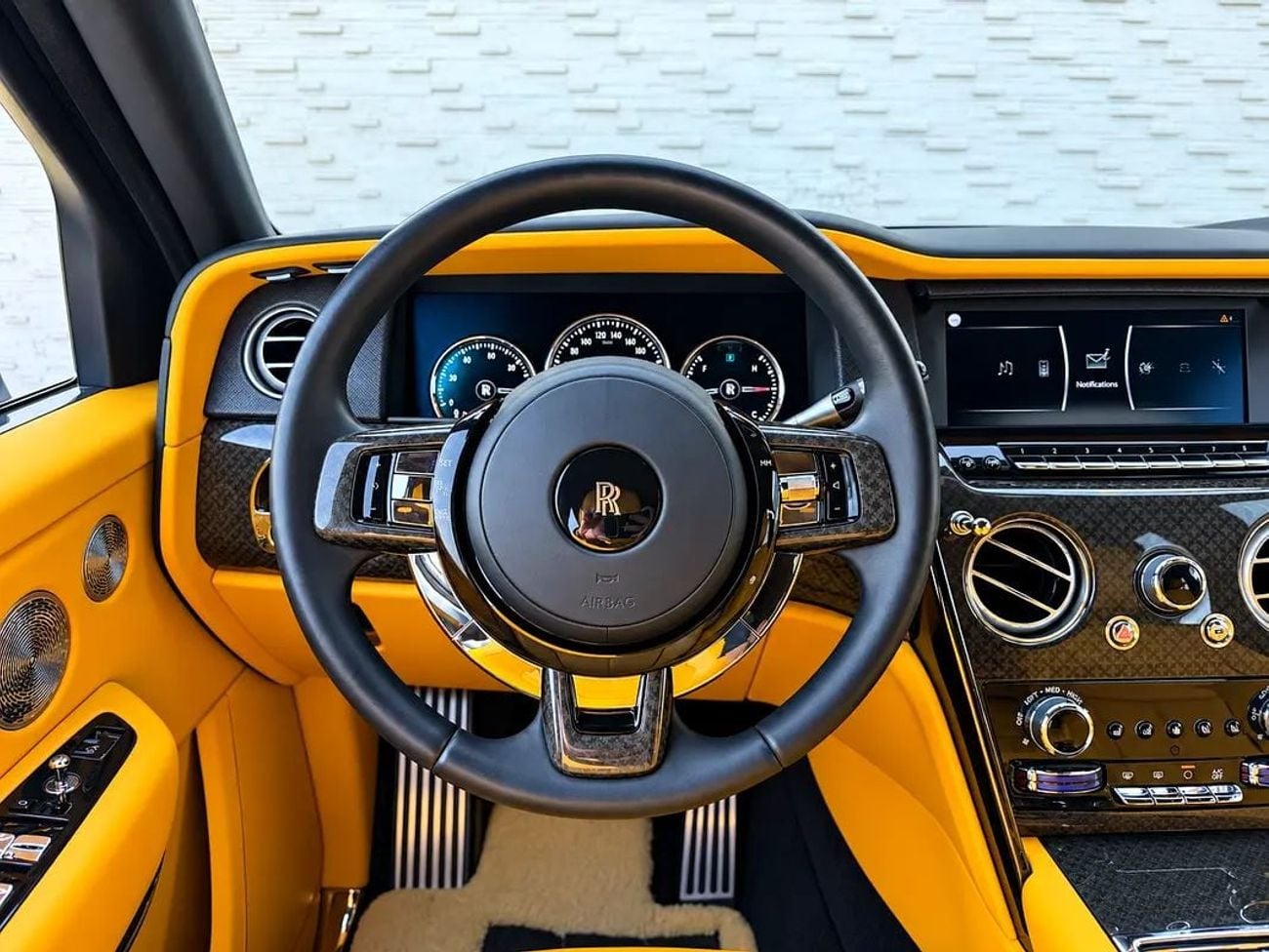 Rolls Royce Cullinan BLACK BADGE