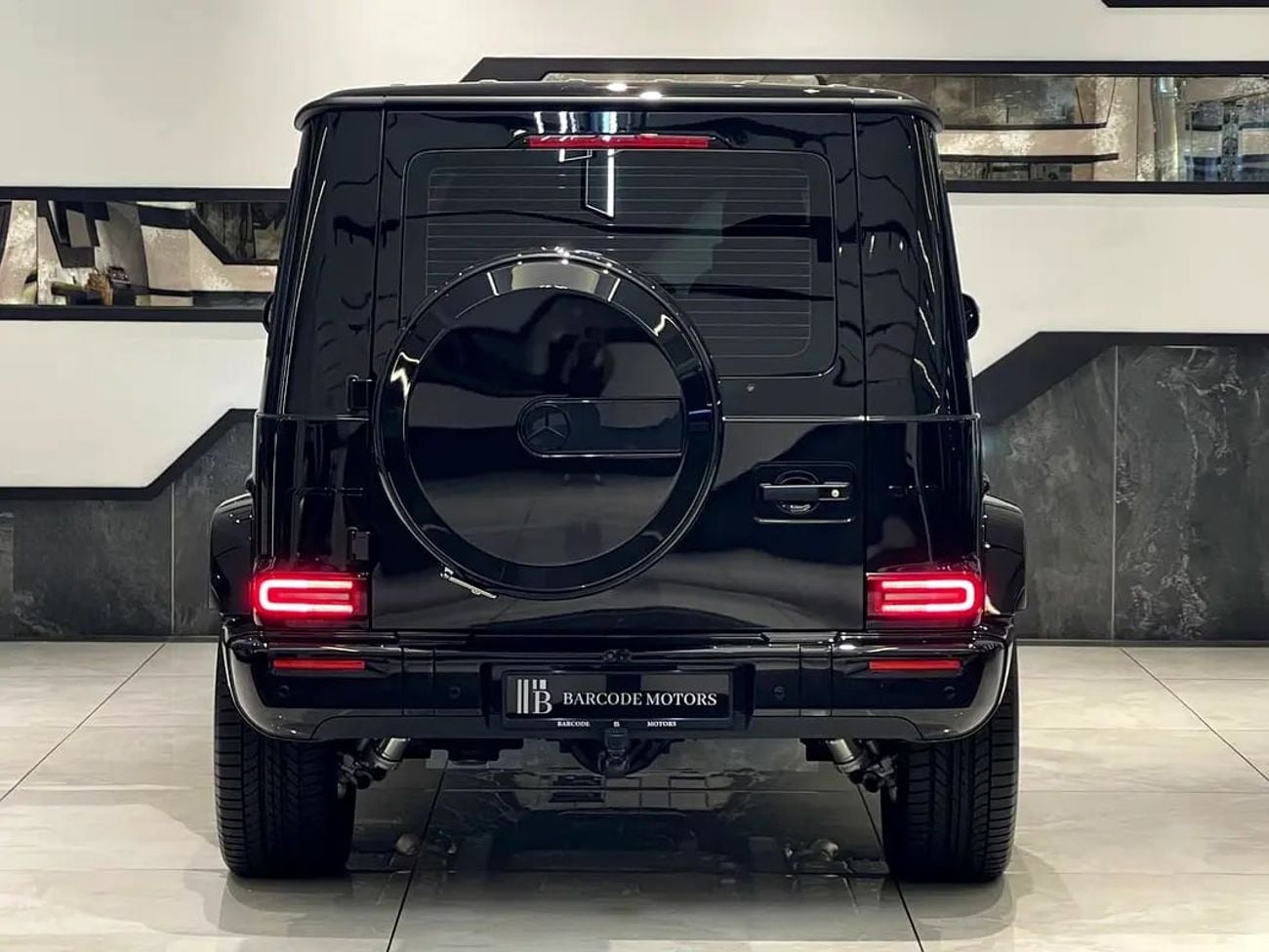 Mercedes Benz G63 AMG / G63 / / KM / GERMANY SPECS / CARBON FIBER / DOUBLE NIGHT / BACK SCREEN /
