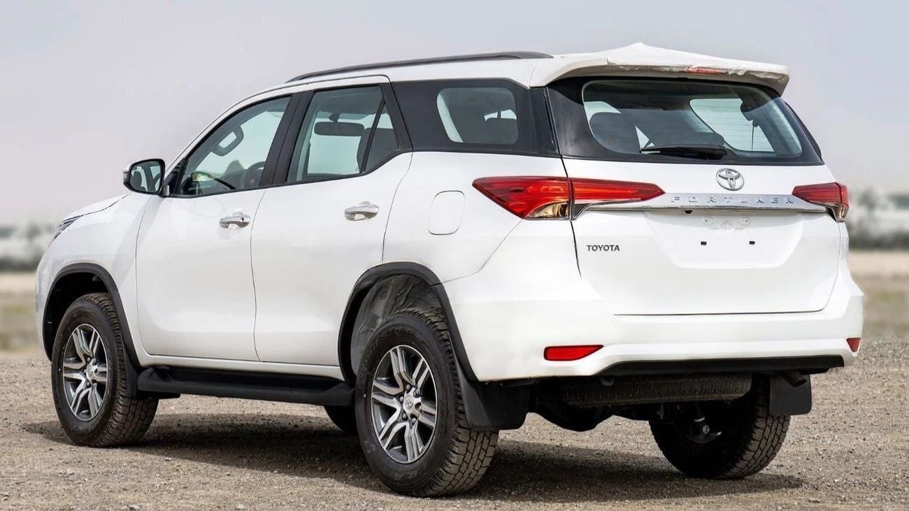 تويوتا فورتونر GX2 تويوتا فورتشنر (GUN155) 2.4L SUV 4WD أبواب