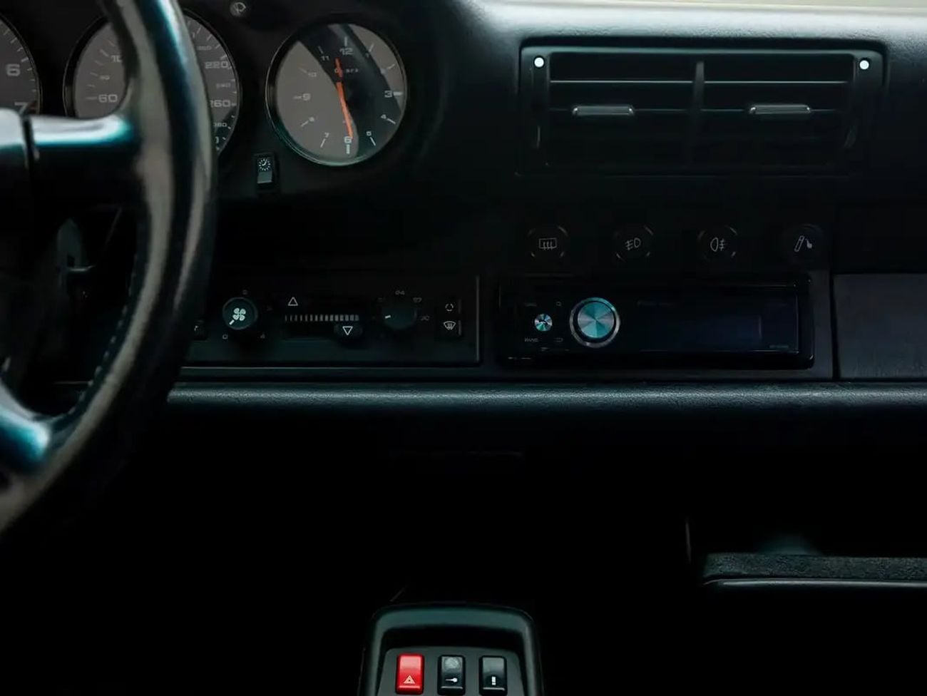 Porsche 911 CARRERA
