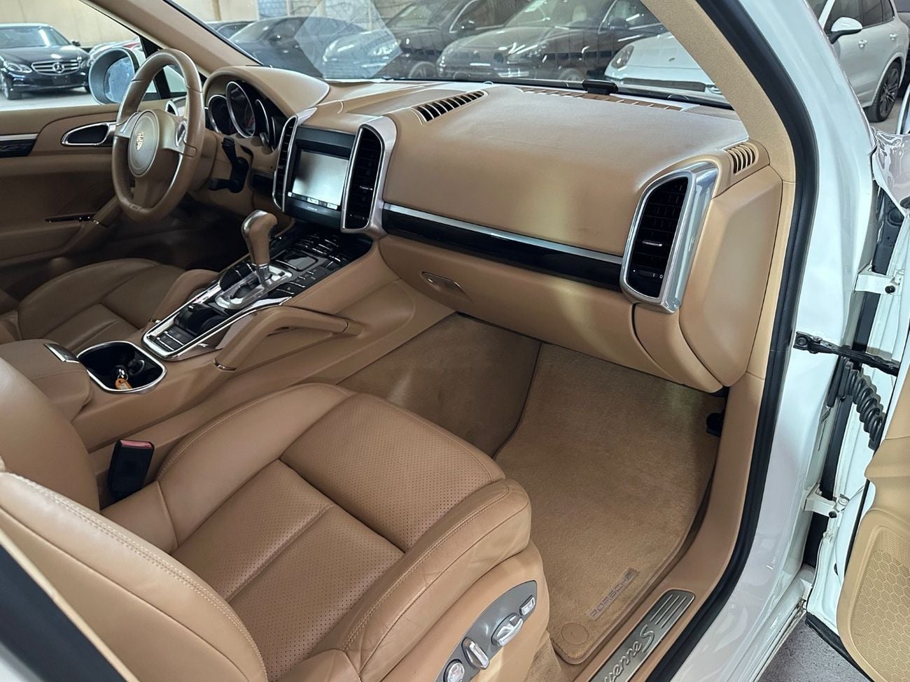 Porsche Cayenne S PORSCHE CAYENNE 2012 | PORSCHE SERVICE HISTORY | TWO KEYS | 14-WAY ADAPTIVE SEATS