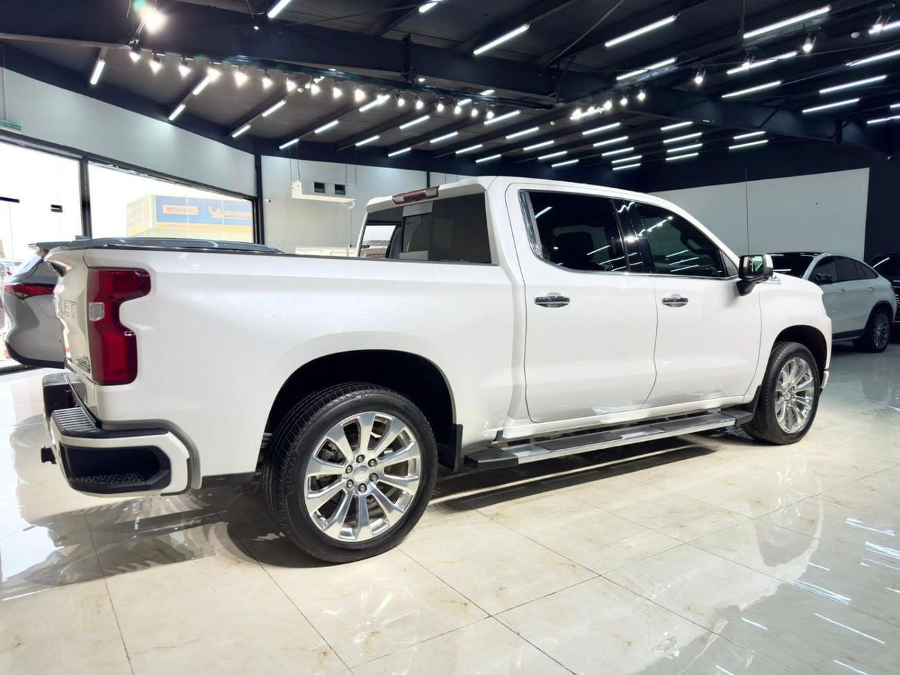 شيفروليه سيلفارادو 1500 CREW/CAB HIGH COUNTRY
