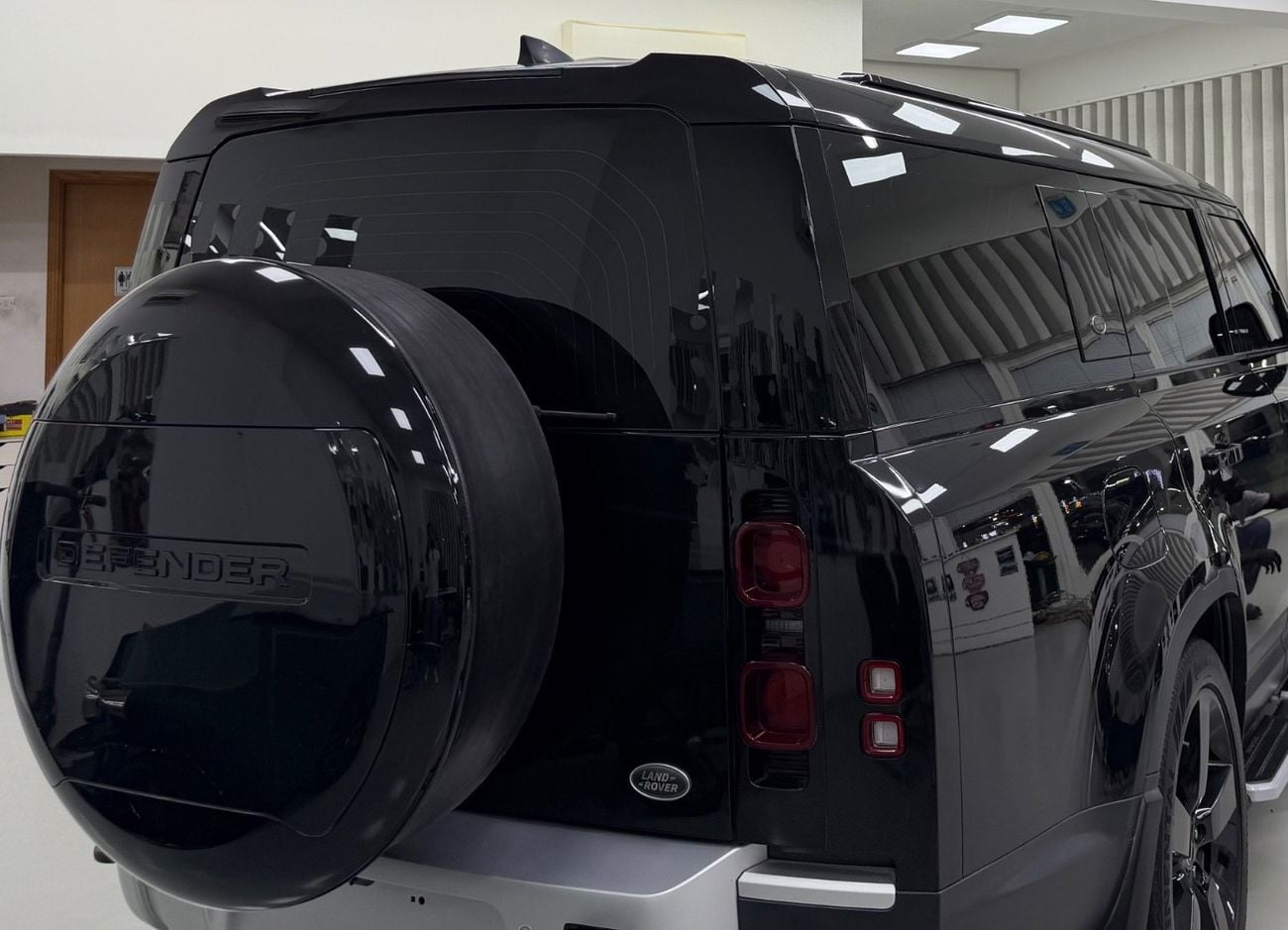 Land Rover Defender 130 HSE P400