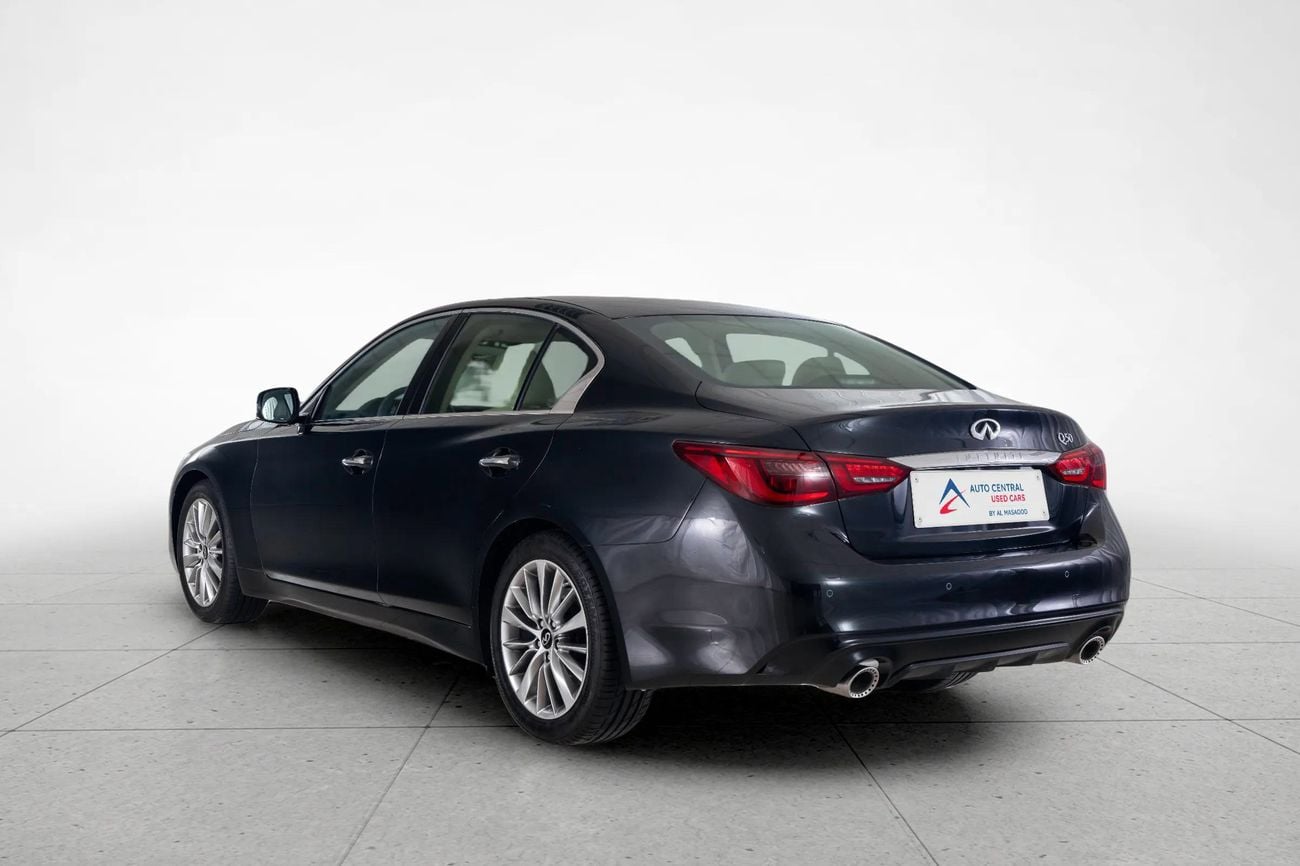 Infiniti Q50 LUXE 3.0