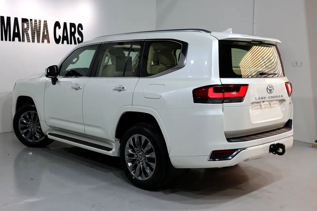Toyota Land Cruiser VXR GCC Specs-Under warranty-in impeccable condition
