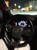 لكزس LX 600 سيجنتشر