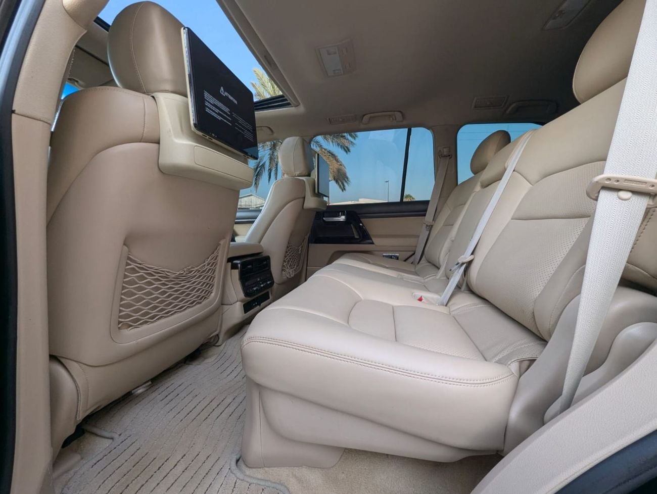 Toyota Land Cruiser VXR Toyota Land Cruiser 2015 VXR GCC Specs Facelifted 2026 Full Option V8 4.6L Well-maintained