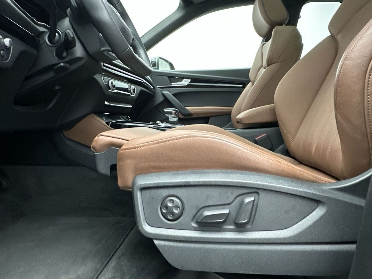 Audi Q5 45 TFSI S-LINE quattro 249hp (Ref# 061123)