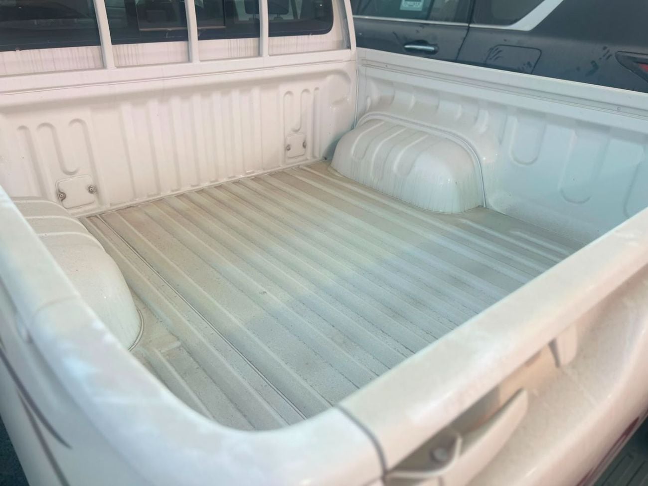 تويوتا هيلوكس TOYOTA HILUX DOUBLE CABIN || 2.4L DIESEL 4×4 | WHITE 2026