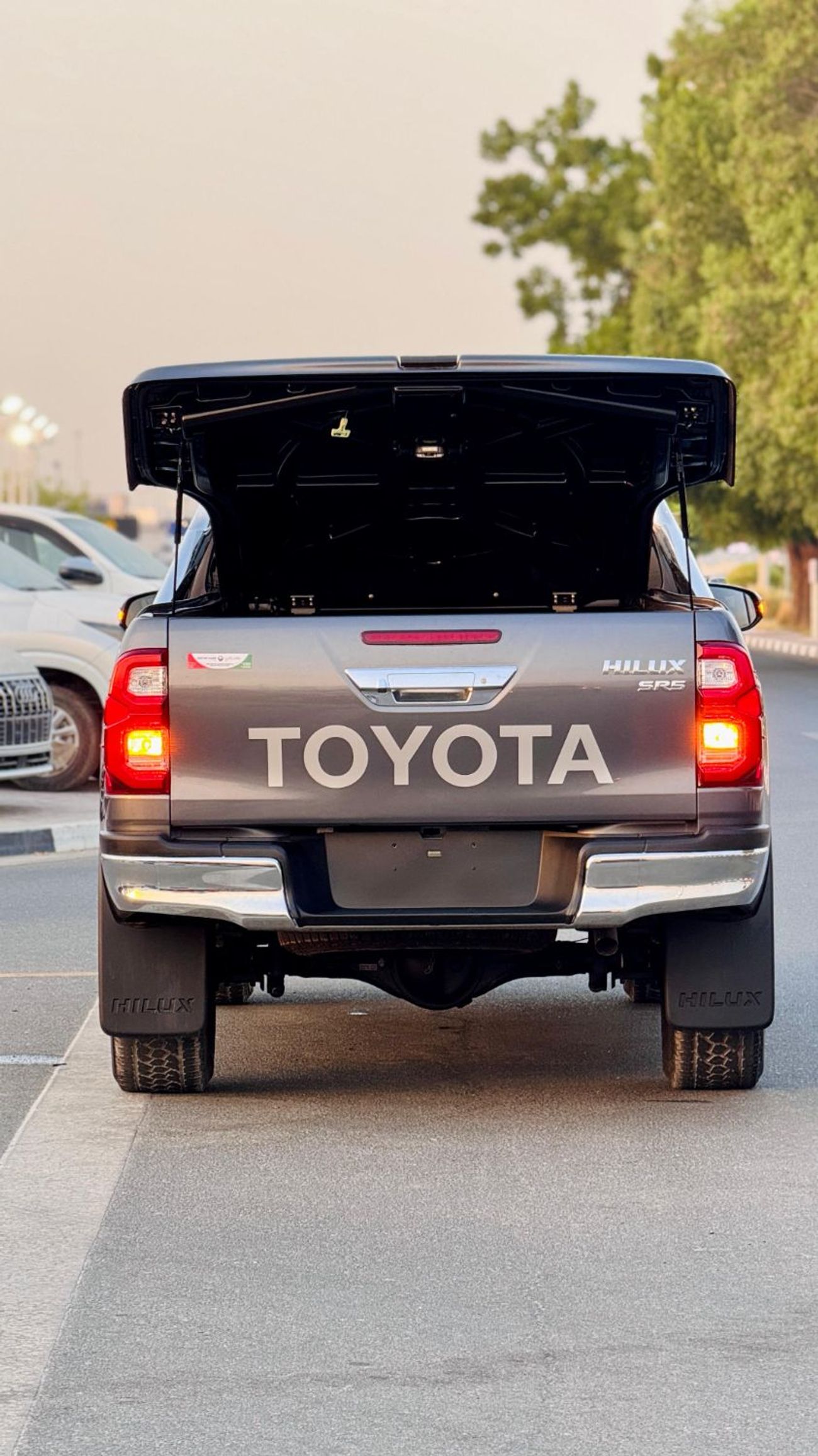 Toyota Hilux DOUBLE CABIN | MODIFIED TO REVO | 2.8L DIESEL ENGINE | AUTOMATIC TRANSMISSION | 4WD | RHD