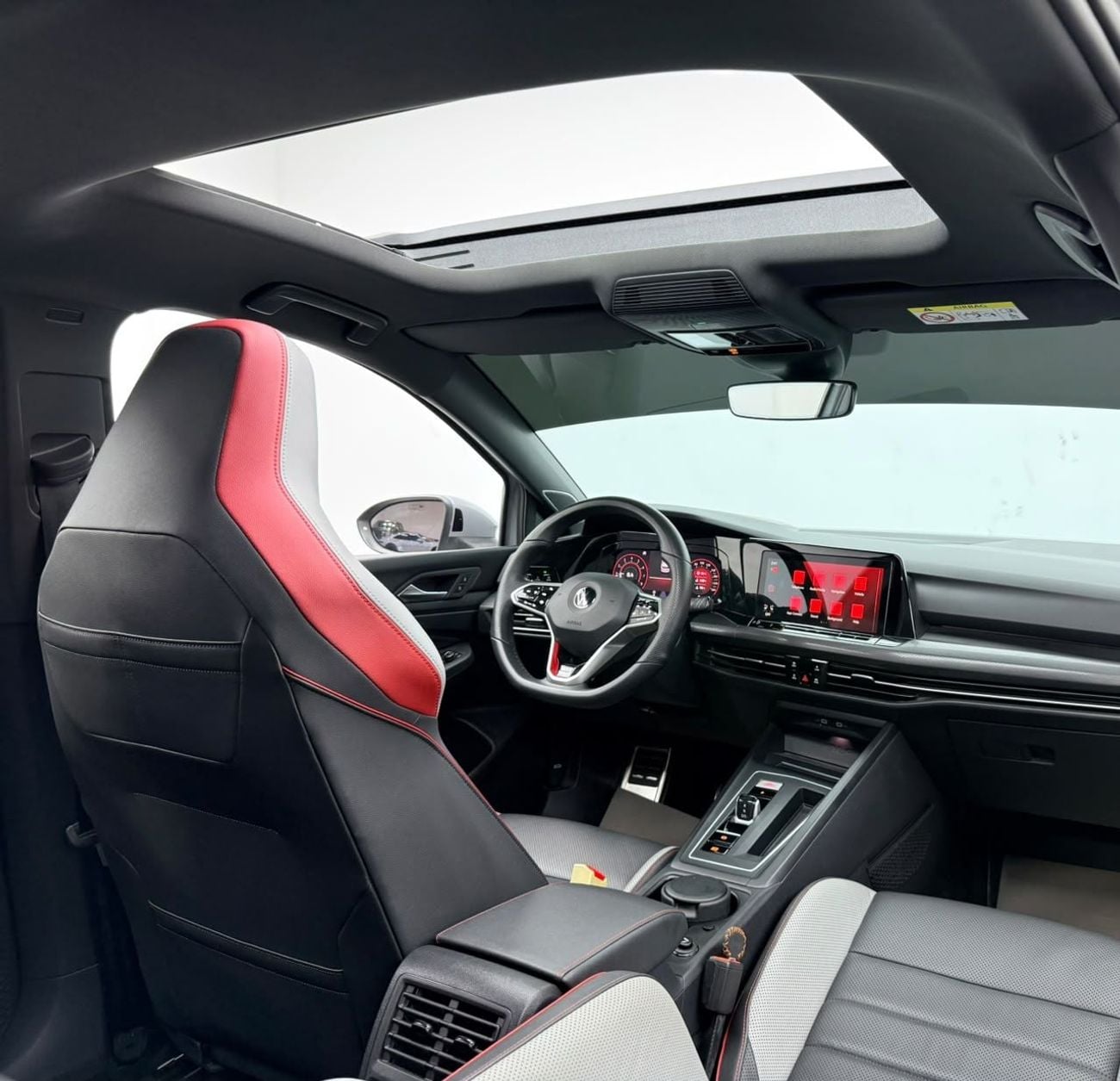 فولكس واجن جولف GTI P2 2022 Volkswagen Golf GTI, Warranty, Full Volkswagen Service History, GCC Specs.