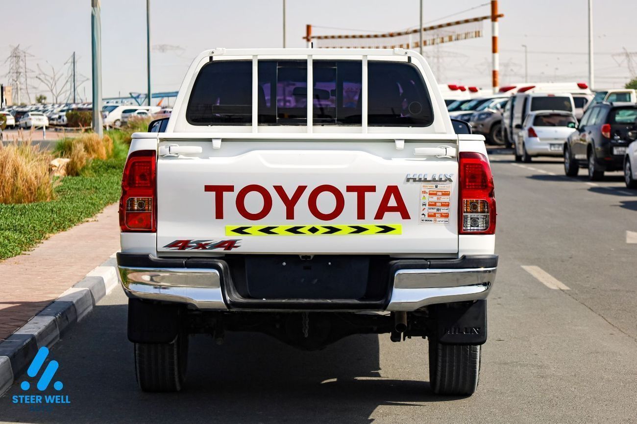 تويوتا هيلوكس GLX 2022 2.7L DC | 4WD | 2.7L Petrol | Automatic | GCC Specs | Best Price