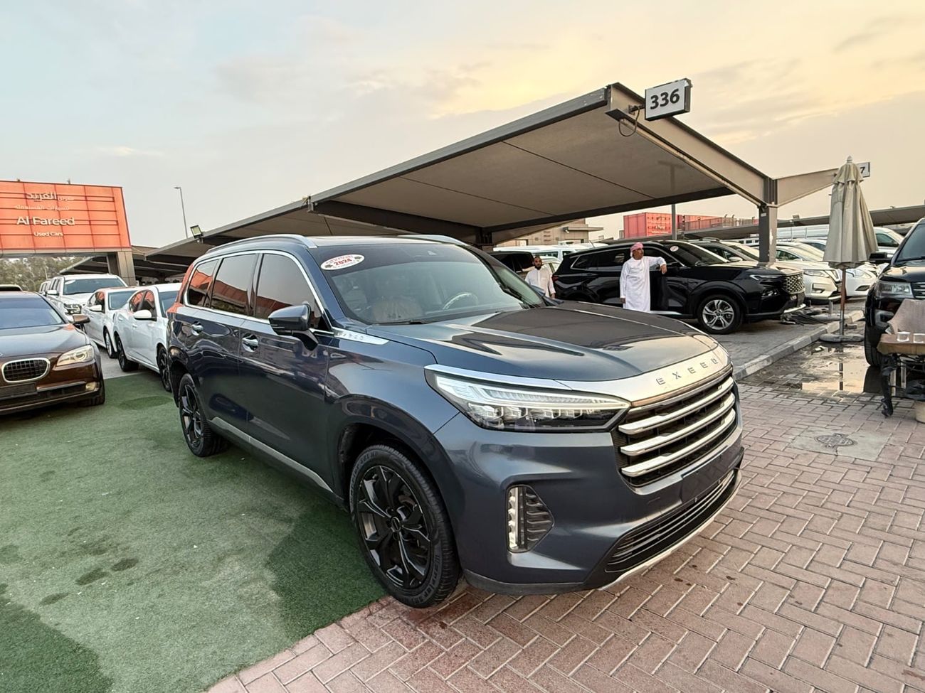 إكسيد VX FLAGSHIP 7 Seats / 7-Seater (7 مقاعد) Panoramic Sunroof (فتحة سقف بانوراما) Leather Seats (مقاعد جلد) 360-