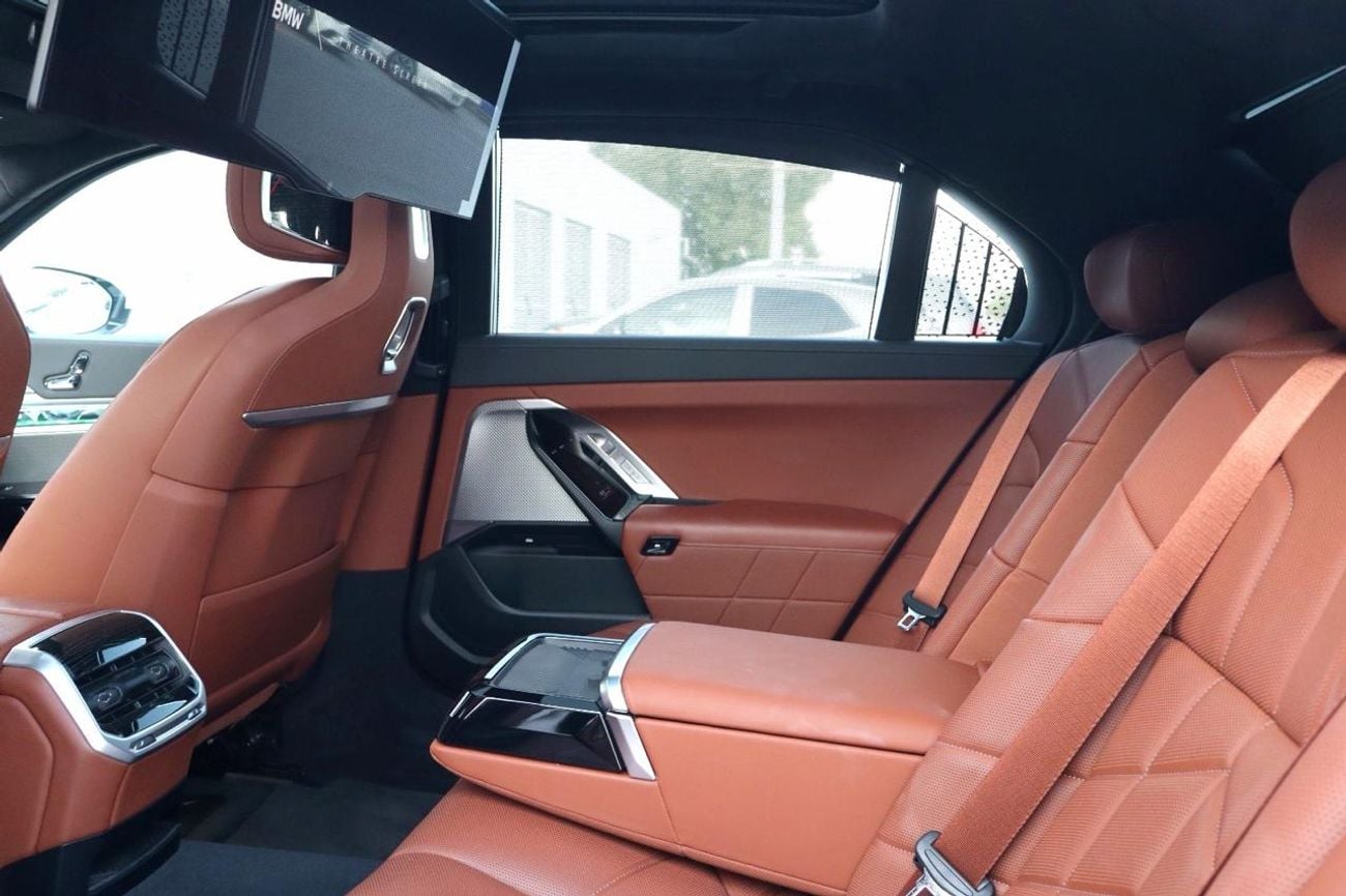 BMW 735i M SPORT