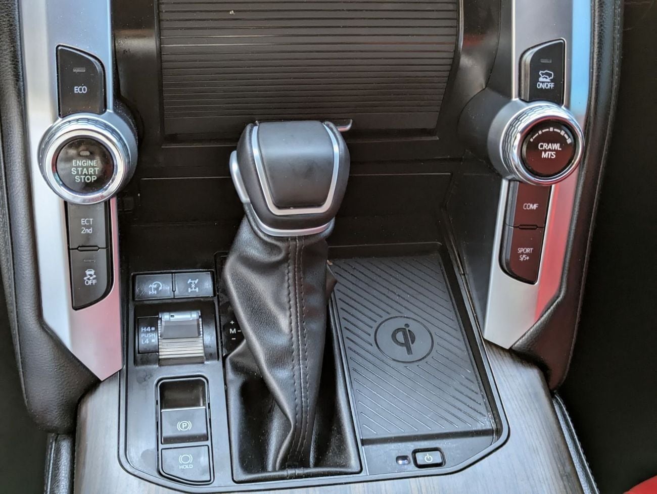 تويوتا لاند كروزر GXR Toyota landcruise 2015Model Facelifte 2025 4.0L v6 petrol Engine Colour Black push start Transmi