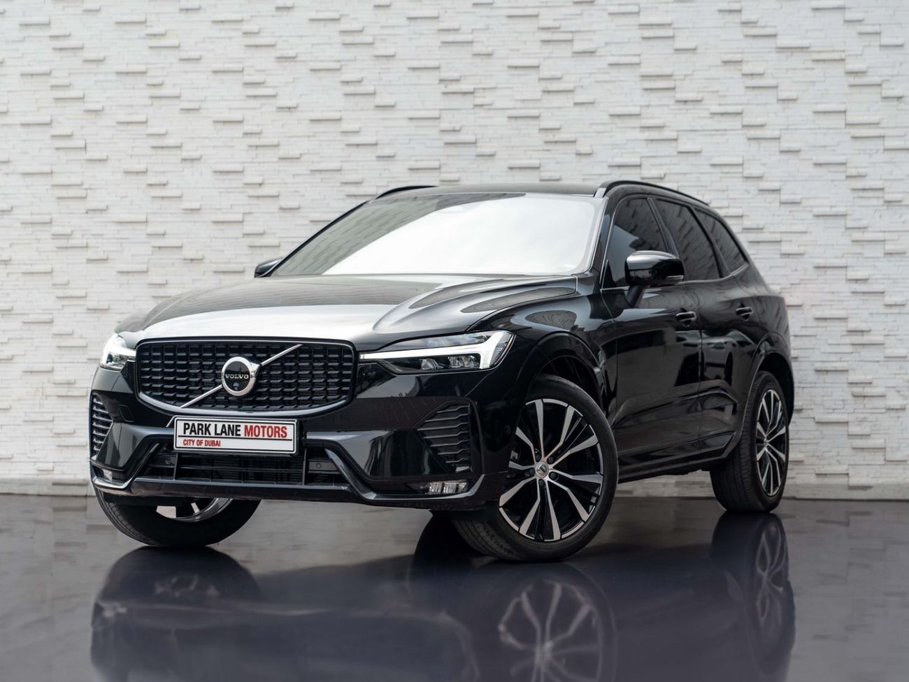 Volvo XC60 ULTIMATE DARK Volvo XC60 B5 2024 GCC specs