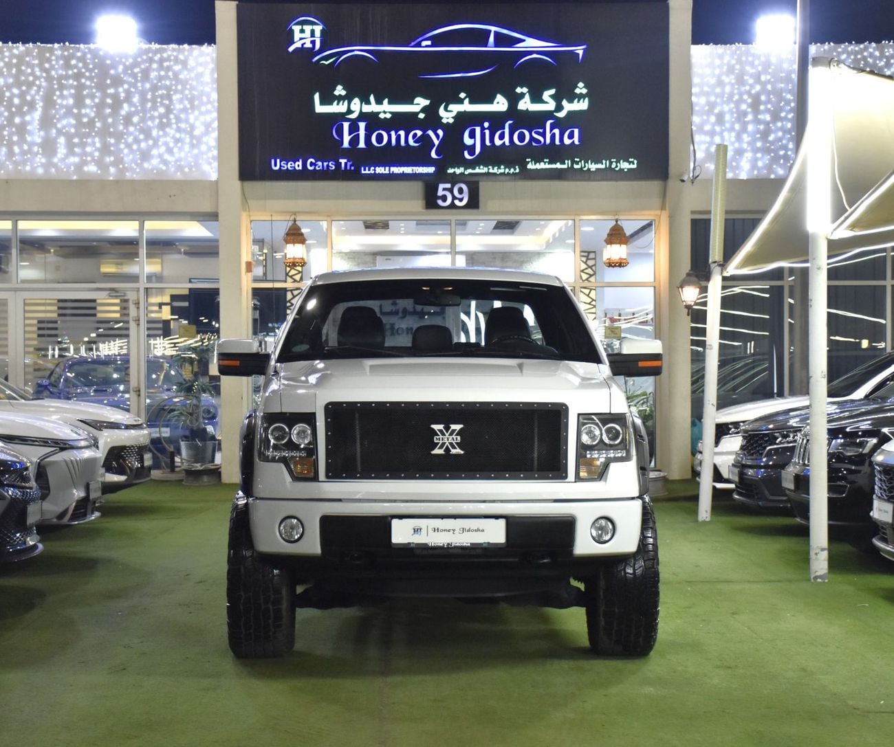 Ford F-150 FX4 SUPER CAB BLACK ALY EXCELLENT DEAL for our Ford F150 FX4 ( 2012 Model ) in White Color GCC Specs
