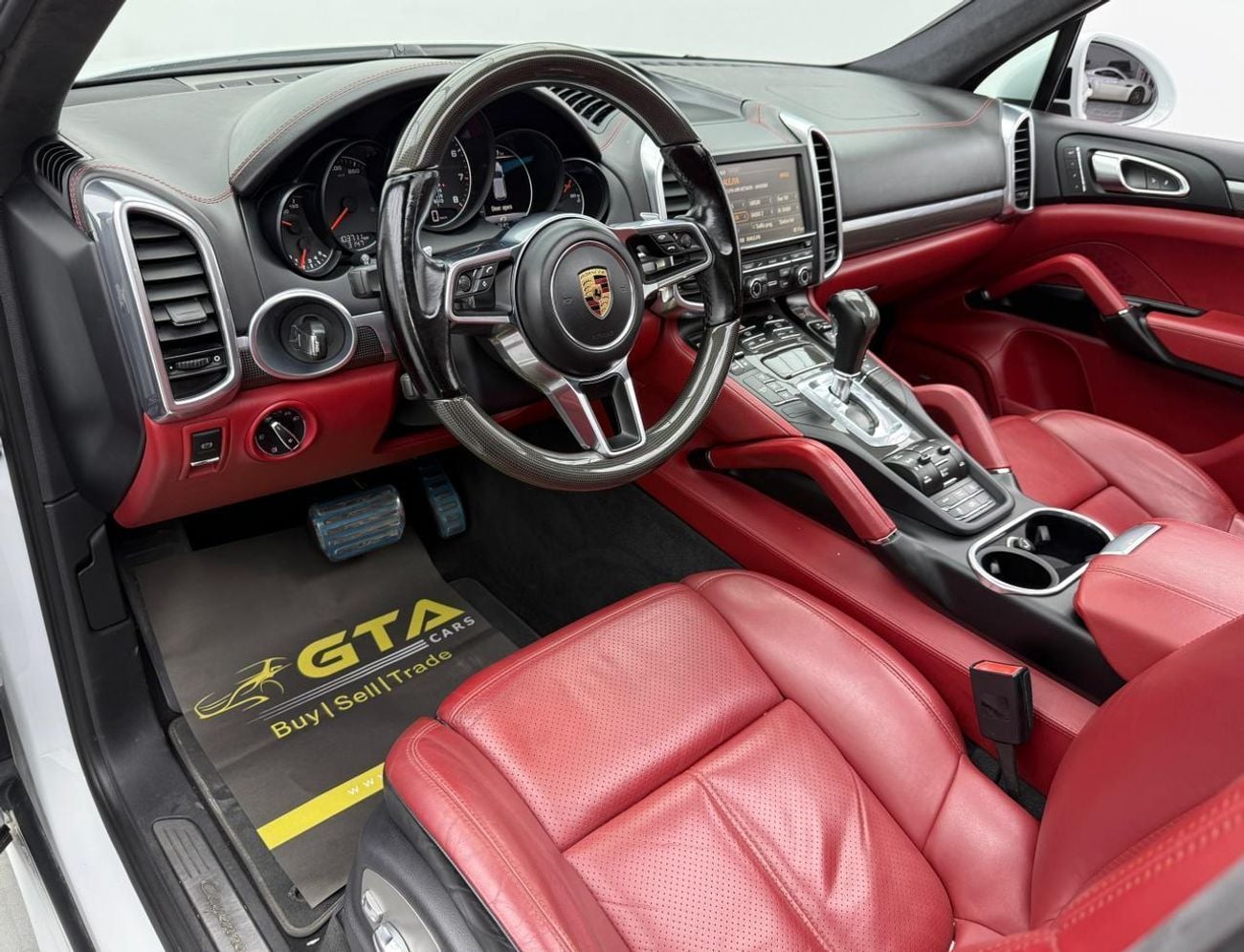 Porsche Cayenne GTS 3.6L 2016 Porsche Cayenne, Carbon Fiber Interior, Fully Loaded, Excellent Condition, GCC