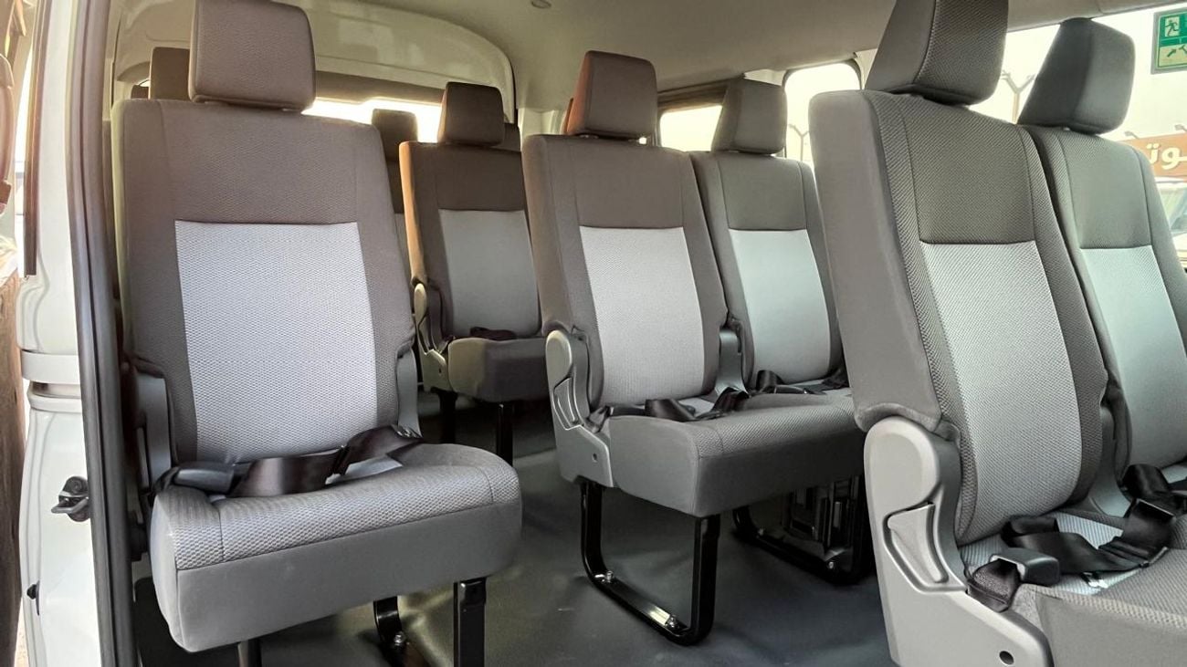 Toyota Hiace DX