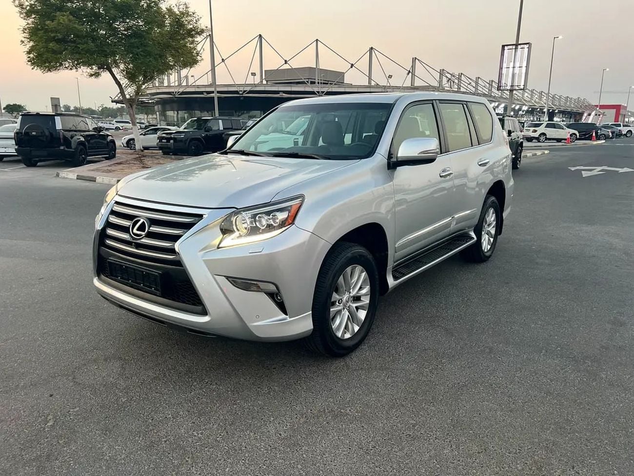 لكزس GX 460 GX 460 GCC Specs full option single owner full service history from al Futtaim automobile
