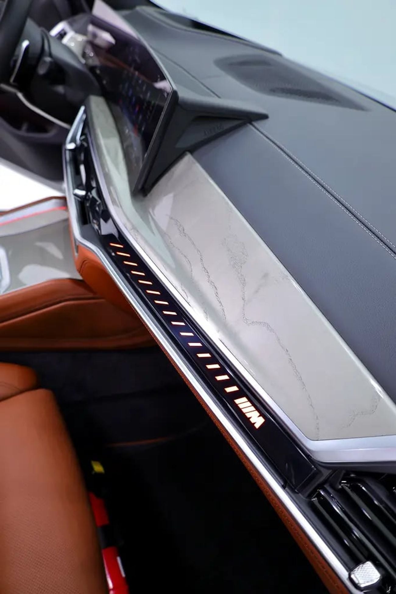 BMW X6 M60i GCC SPECIAL NARDO GRAY -CARBON PACKAGE + 5 YEARS WARRANTY + SERVICE + Brake service