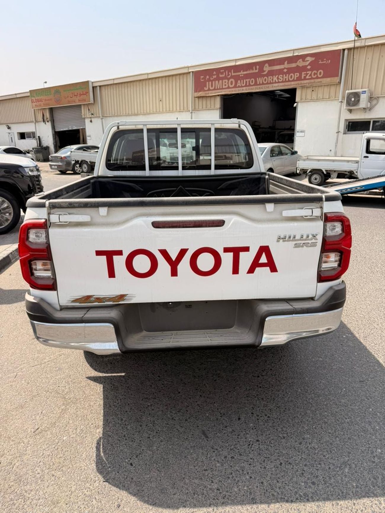 Toyota Hilux SR5 Toyota Hilux Petrol Automatic 4x4