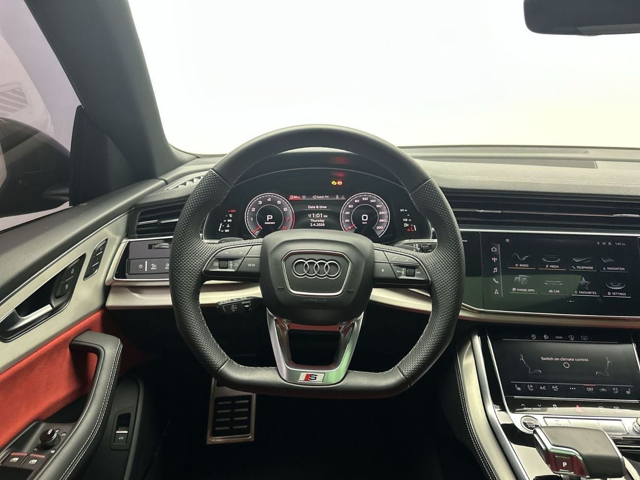 أودي Q8 55 TFSI quattro 340hp Crimson Red Edition (رقم المرجع: 53845)