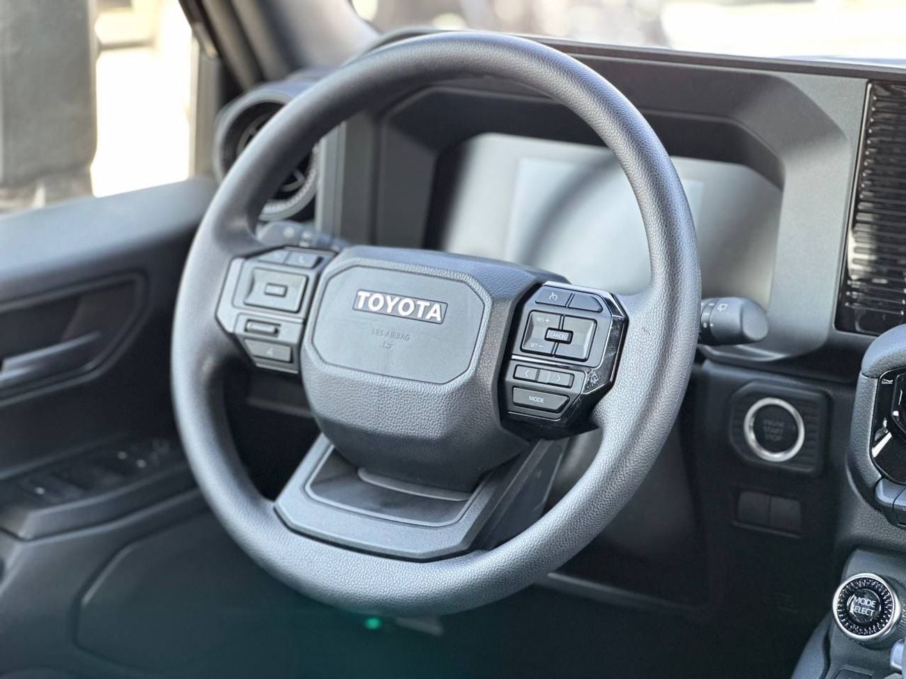 Toyota Prado GXL 2.4L PTR A/T // 2026 // Mid Option with Sunroof , Cool Box , Power Windows , Cruise Control // Speci