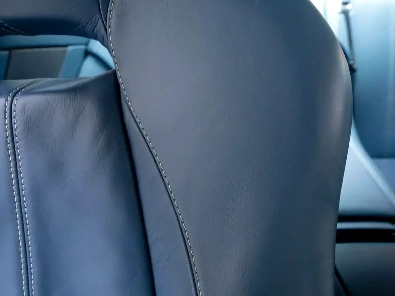 Aston Martin DB9 STANDARD GCC Spec | Pristine Condition