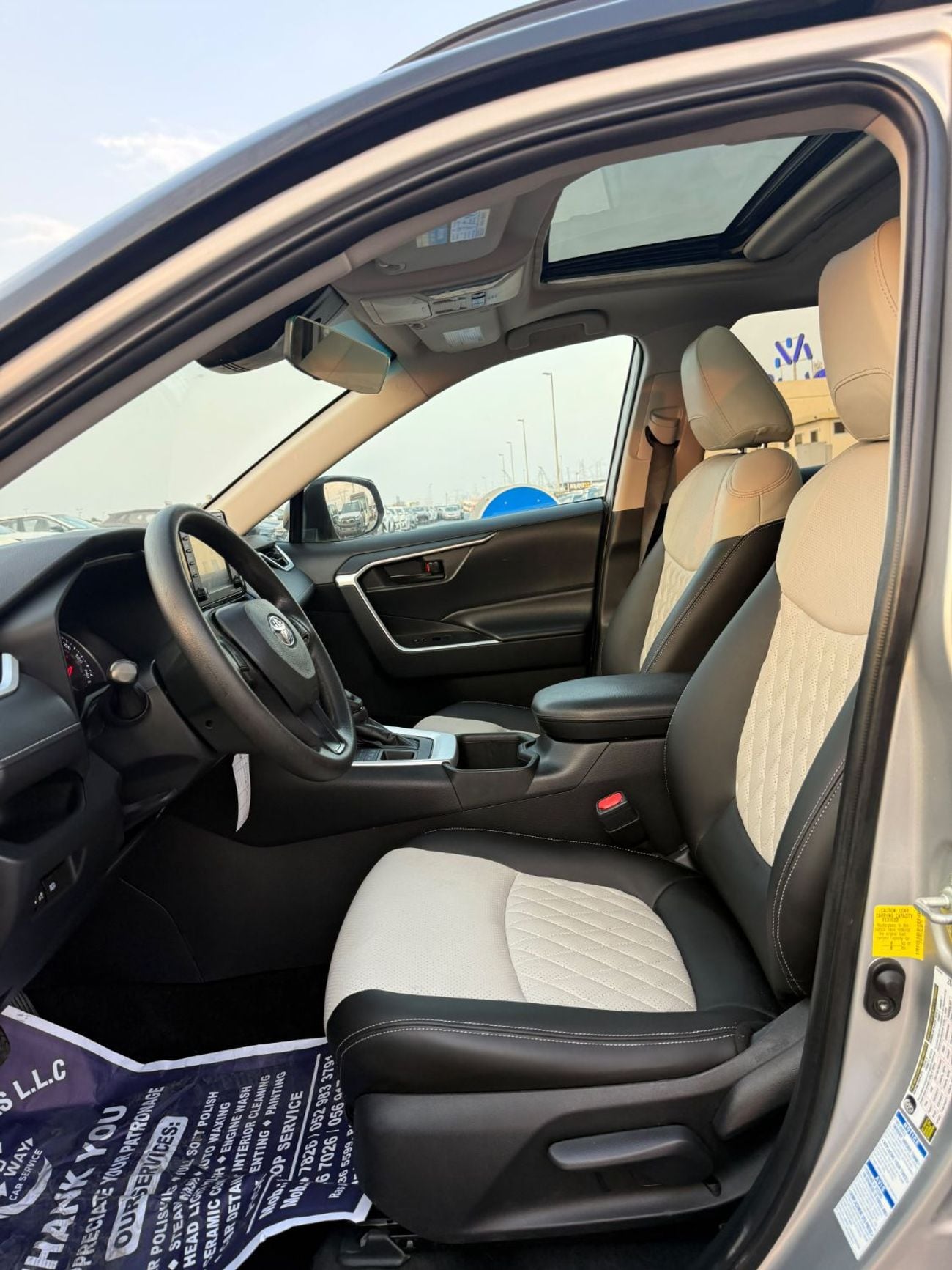 Toyota RAV4 LE 2022 TOYOTA RAV4 XLE MOONROOF 2.5L 4WD KM: 56000