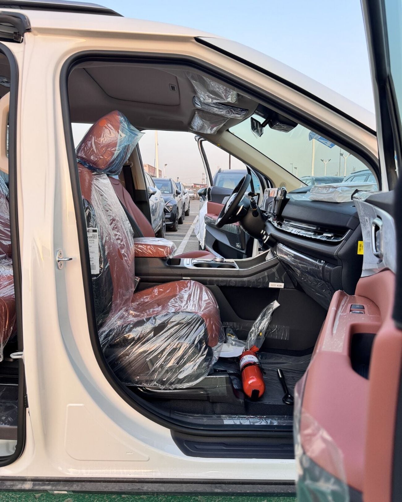 Kia Carnival KIA CARNIVAL 3.5L PETROL - GCC Specs 2027 MODEL - ( 2026 production date)