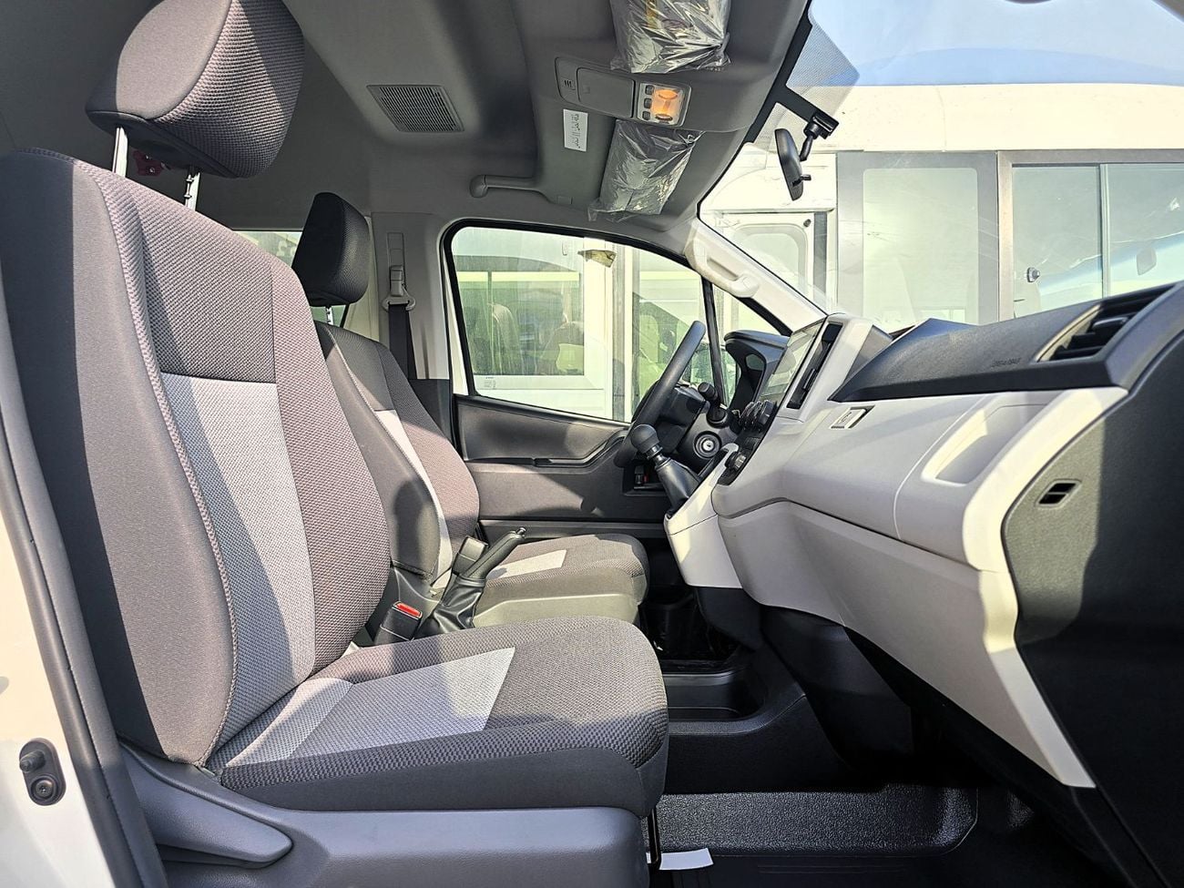 Toyota Hiace DX Toyota Hiace High Roof Black Bump 3.5l M/T White color 2026