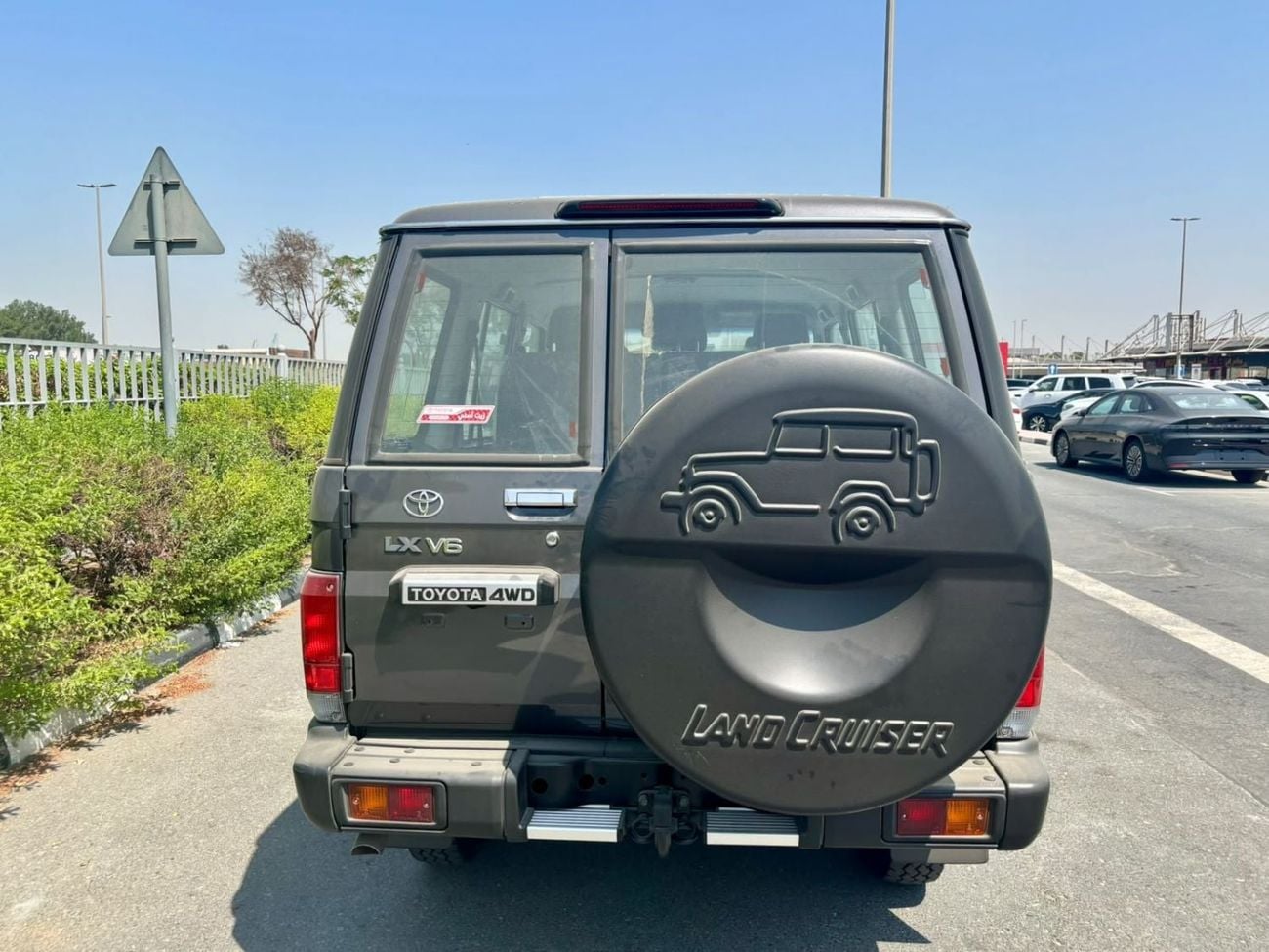 Toyota Land Cruiser 70 LC76 LX