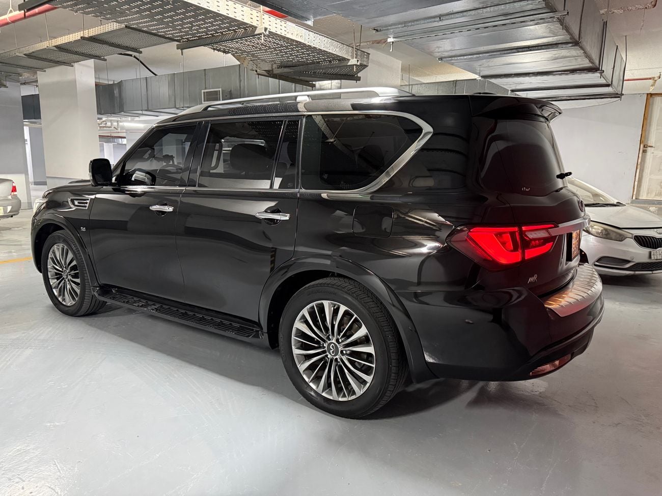 Infiniti QX80 LUXE SENSORY PROACTIVE