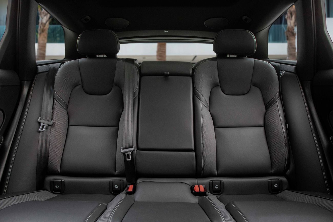 Volvo XC60 B5 ULTIMATE DARK XC60 B5 Ultimate Dark | 2,448 P.M | 0% Downpayment | Volvo Warranty