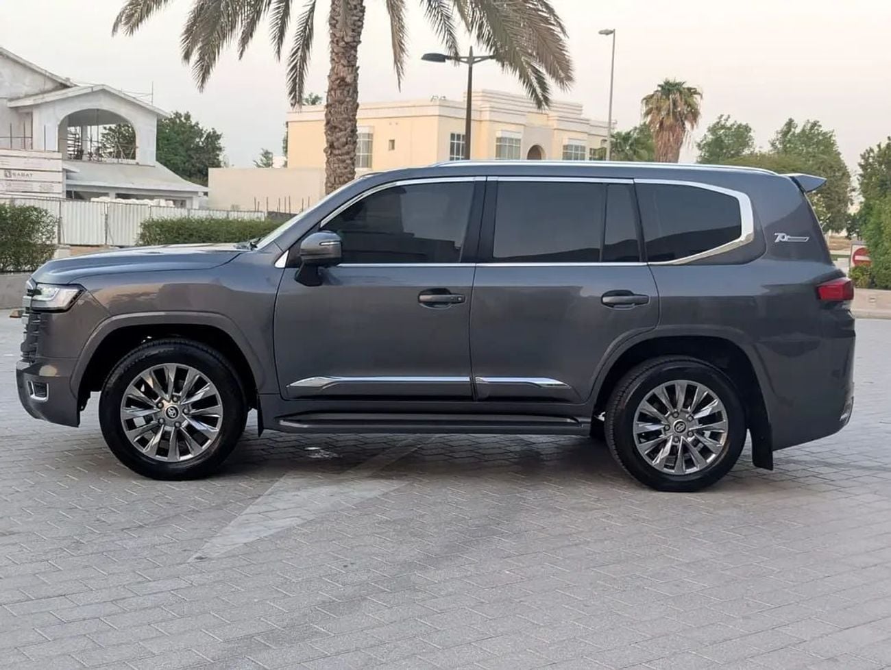 Toyota Land Cruiser GXR GCC specs Facelifted 2025 V6 4.0L Excellent Condition