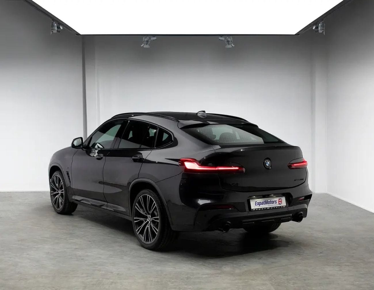BMW X4 XDRIVE 30I M SPORT PACK 0% Down Payment Available • Full Service History • GCC