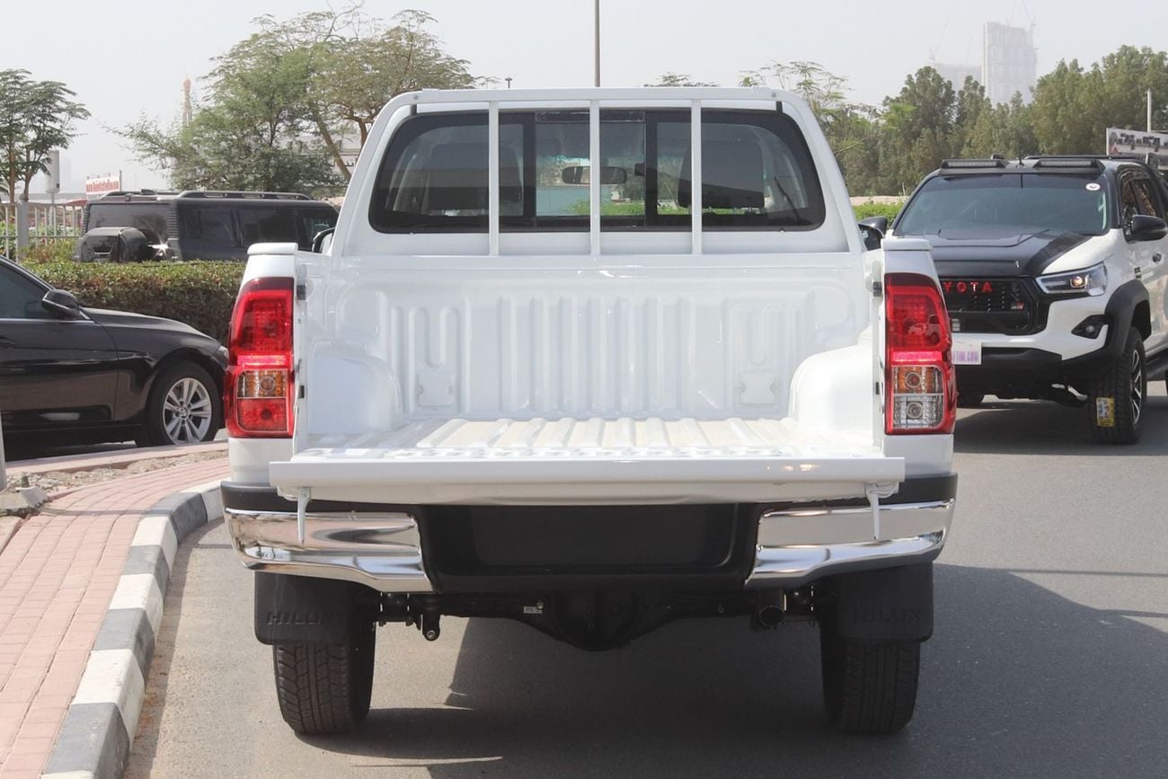 Toyota Hilux DC . 2.4L . 6-Speed Manual . Diesel . 4WD . 5 Seats . 4 Doors 2026 Model Toyota Hilux DC, 2.4L Diesel 4WD 6M/T