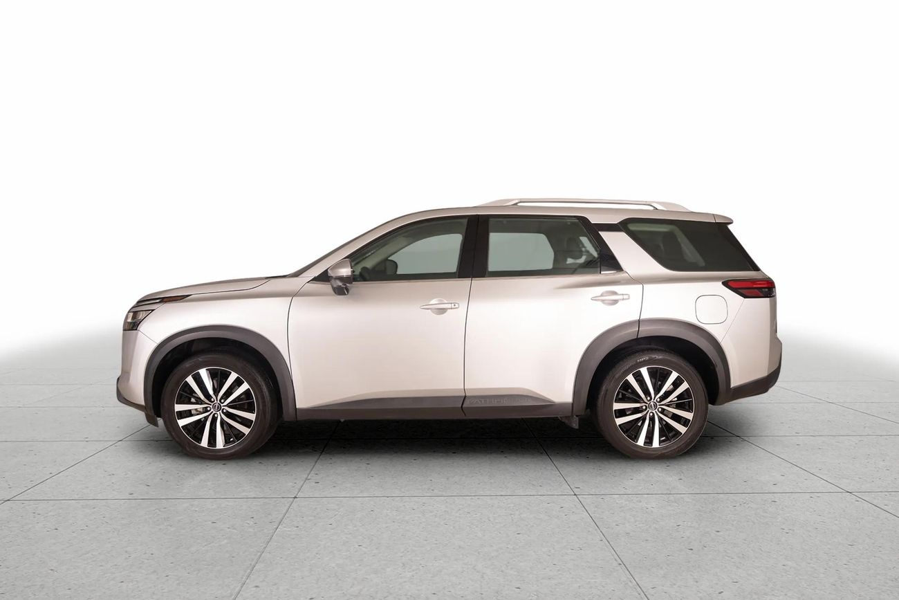 Nissan Pathfinder SV 3.5