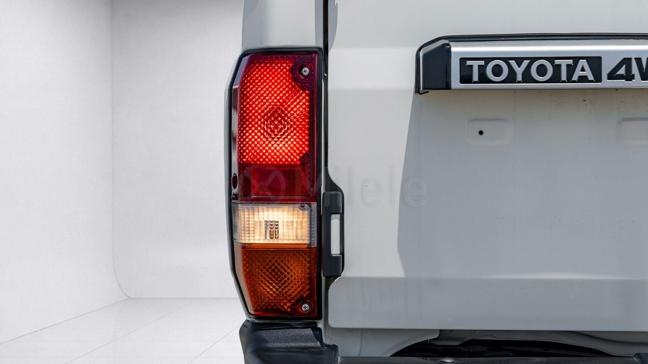 Toyota Land Cruiser 70 LC 78 HARDTOP 2.8L MT