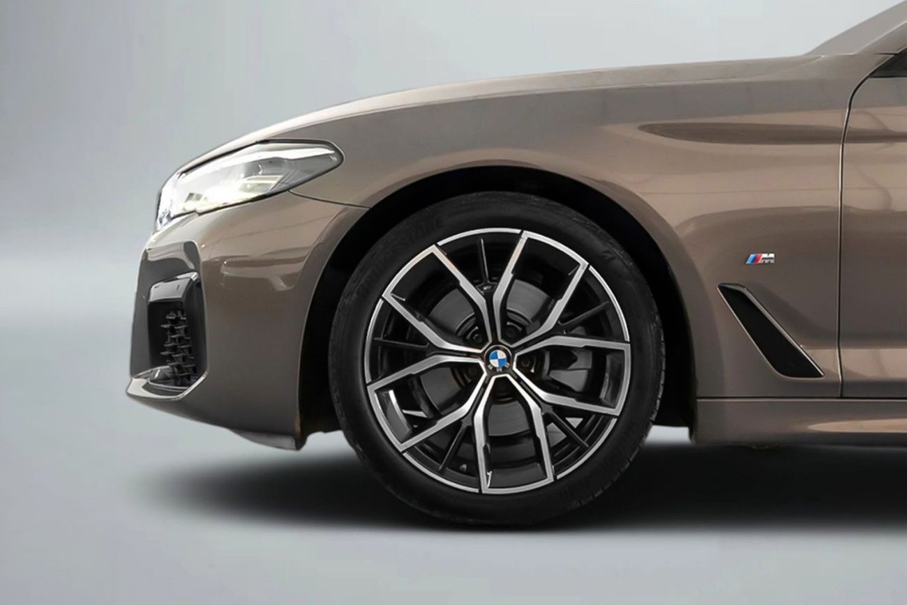 بي أم دبليو 520i M-Sport