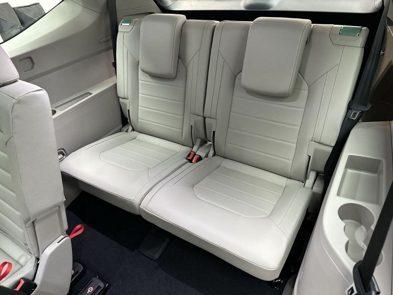 Volkswagen Teramont COMFORTLINE (Facelift 2) 2.0L | GCC Specs | 7-Seater Premium Family SUV | Spacious Interior | Modern Exterior