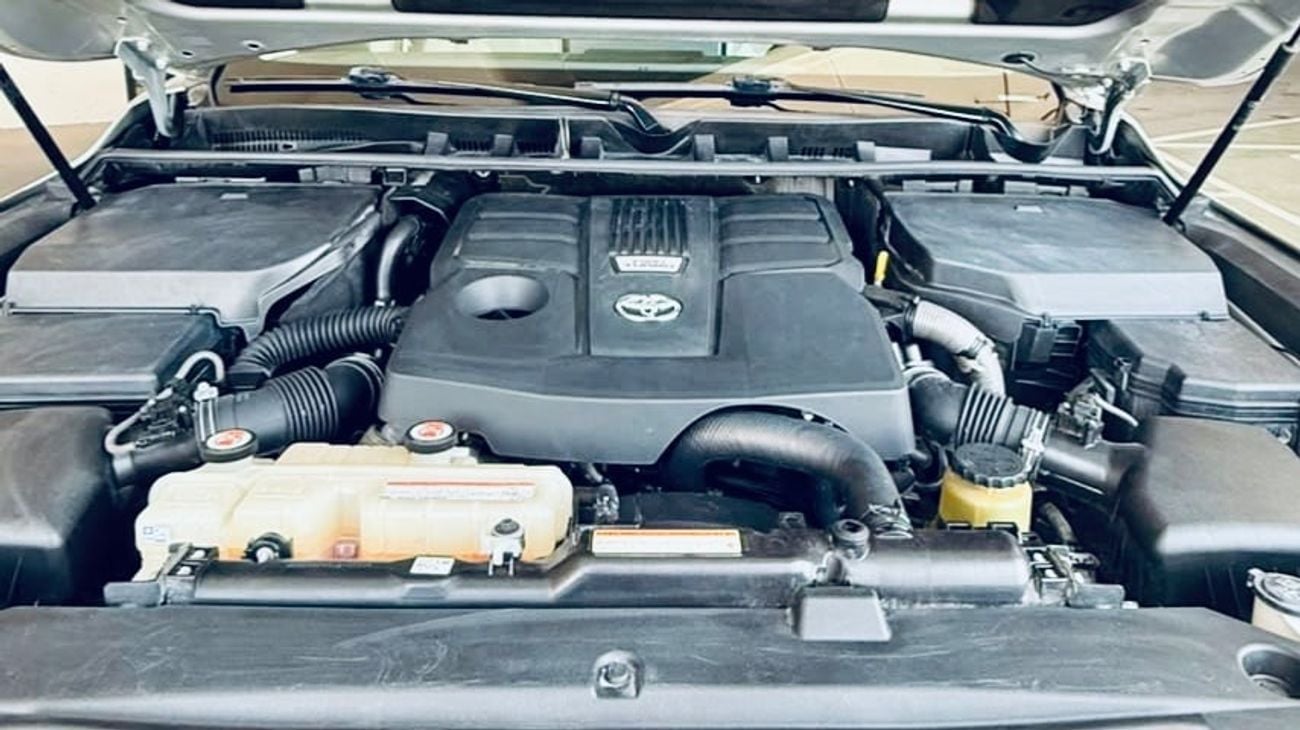 Toyota Land Cruiser GXR