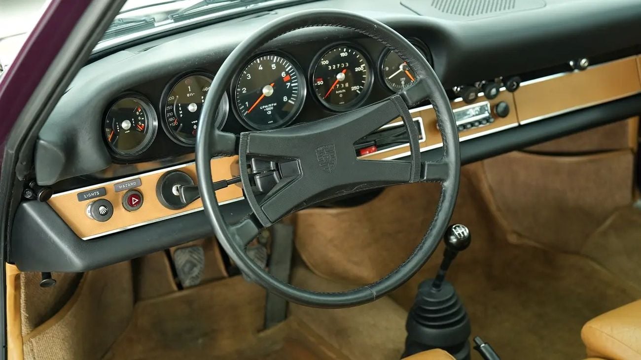 بورش 911 T | Classic European Spec | Air-Cooled Icon